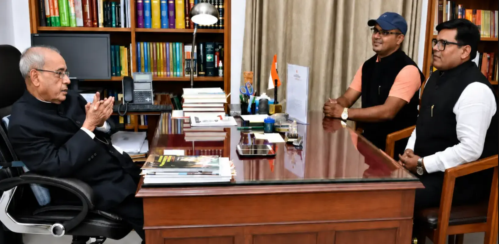 Former President Shri Pranab Mukherjee with the Helpful Foundation Team